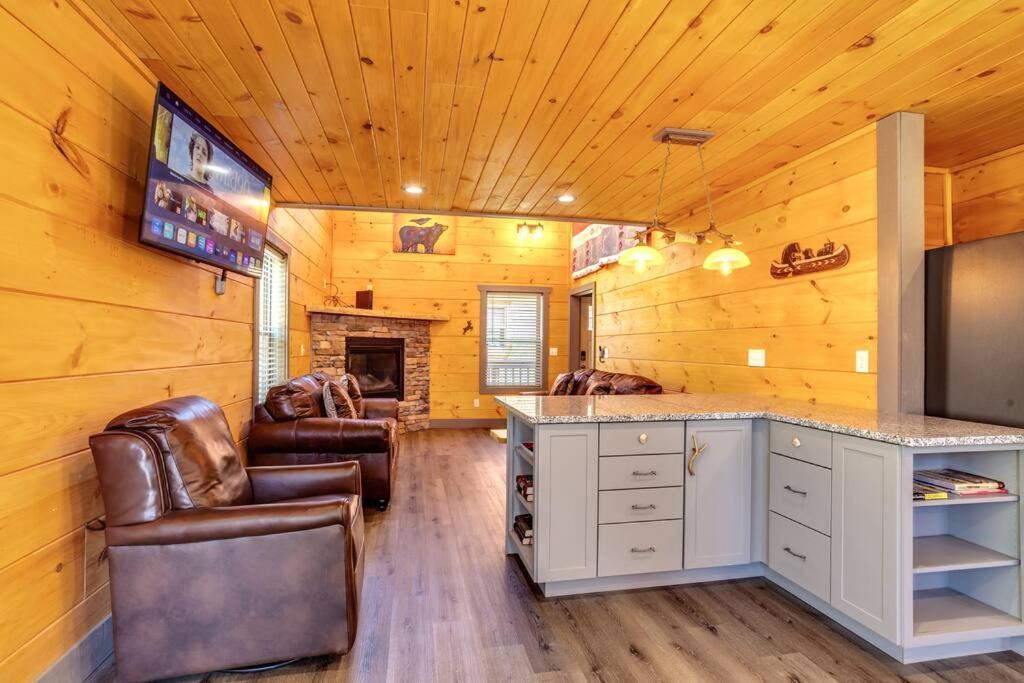 Dancing Bear Cabin- Relax & Enjoy! Sevierville Exteriör bild
