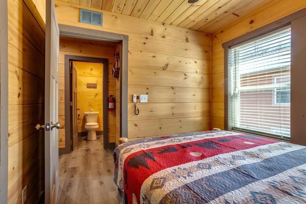 Dancing Bear Cabin- Relax & Enjoy! Sevierville Exteriör bild