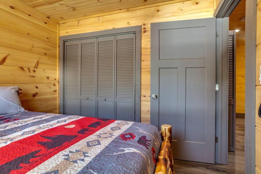 Dancing Bear Cabin- Relax & Enjoy! Sevierville Exteriör bild
