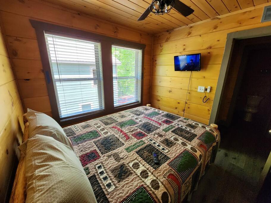 Dancing Bear Cabin- Relax & Enjoy! Sevierville Exteriör bild